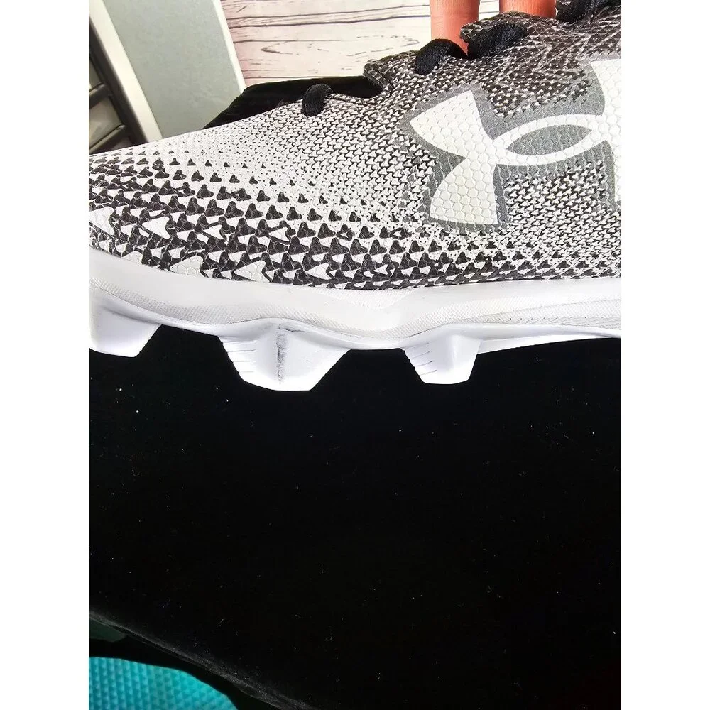 Under Armour Spotlight Cleats Black & White Mens Football Shoes Size 10.5 Synthe